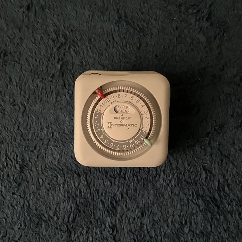 Mechanical 15 Amp Intermatic Timer for Indoor & Landscape Lights and Decorations